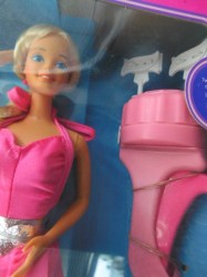 barbie twirly box c